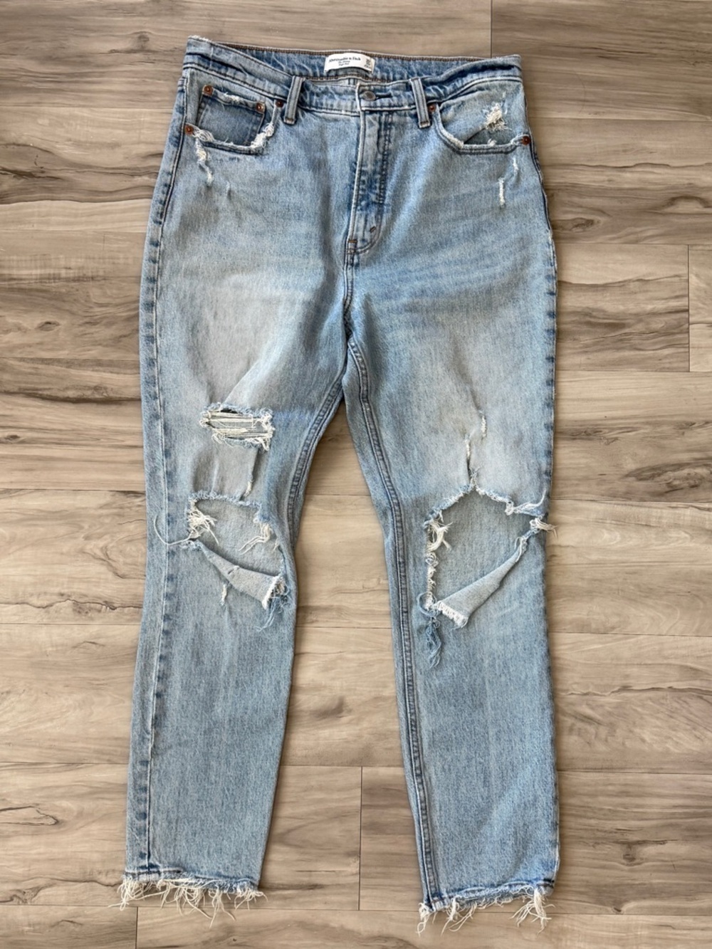 Abercrombie & Fitch High Rise Skinny Jeans Distressed Light Wash Raw Hem Size 10